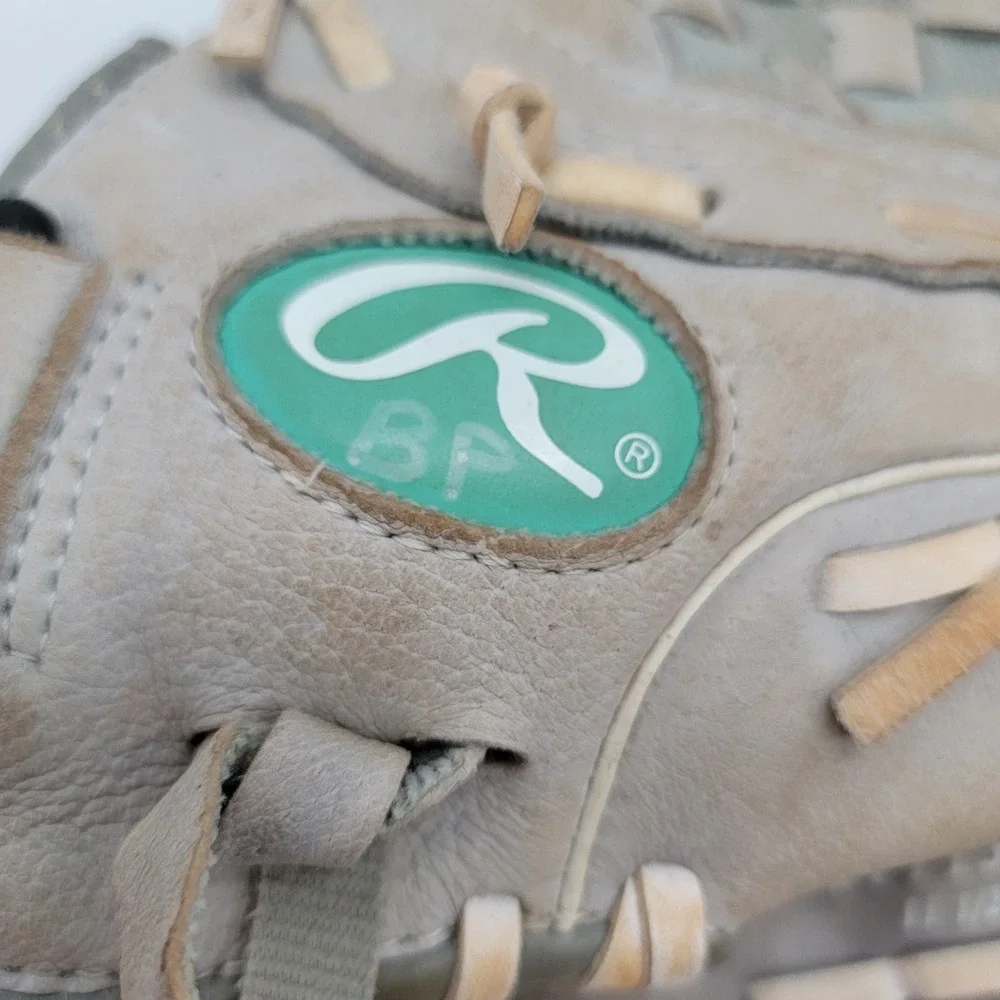 Rawlings Sure Catch Fastpitch Softball Glove Right hand Gray 11 1/2